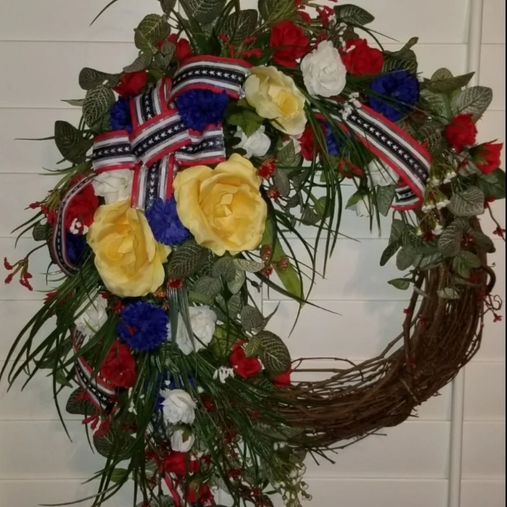 WREATH HAND MADE NEW MEMORIAL DAY/4TH OF JULY